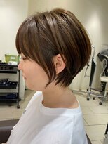 ティダスマイル(tida smile) 耳にかけても可愛い♪ミルクベージュ×ショート