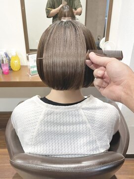 カラープロデュースバイアルバ(color produce byALBA) アッシュベージュのツヤ髪ボブ