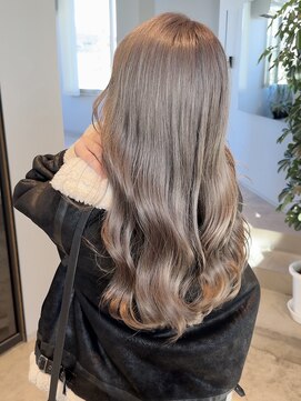 ケリーアン 太田(kelly.un) シアーグレージュ / うる艶ミディ / シルバーカラー