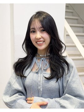 ビュー トウキョウ(VIEW TOKYO) 顔まわりカット/レイヤーカット/アッシュグレー/ネイビーブルー