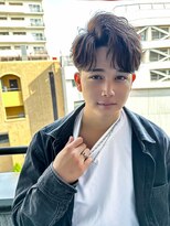 ジェニーバイメノン(JENNIE by Menon)&nbsp;メンズヘア　フェザーパーマ　刈り上げセンターパート