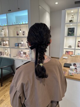 ルッツ(Lutz. hair design) 編み下ろしアレンジ 0429