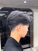 ニコトウキョウ 新宿(nico TOKYO)&nbsp;テーパーフェードニュアンスパーマ刈り上げセンターパートメンズ