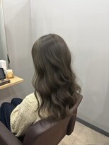 kamie 元町【カミエ】&nbsp;オリーブグレージュ×ふわふわレイヤー