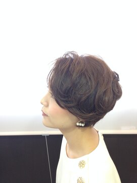 エスト(est) いい女風　かきあげ前髪フェミニンボブ