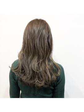 ウル(Ulu) ナチュラルバレイヤージュ