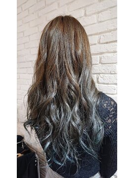 ナンバー イル デュッカ 札幌(N° il duca) グラデーションカラー☆アッシュグレー