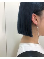 ネイヴィル(navile)&nbsp;ばつんっと切りっぱなしボブ