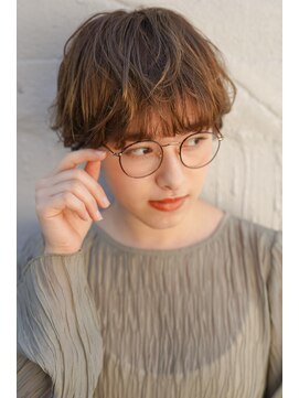 レジュアル(RESSUAL) エアリーミディ　ショートパーマ　黒髪　ホワイトアッシュ