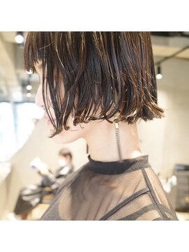 ビビト(bibito) bibito ウネウネ切りっぱなしデジタルパーマボブネオソバージュ