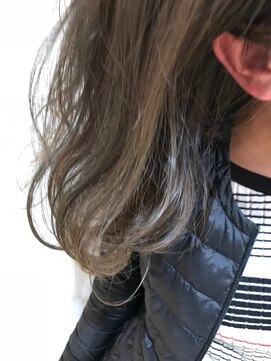 ヘアサロン アティリー(Hair Salon Attirer) 西梅田/ボブ/グレーベージュ/白髪ぼかし/ハイライト/ベージュ