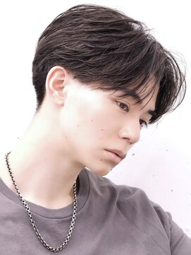アーリー(Ali'i) ニュアンスパーマ韓国センターパートフェザーショート