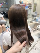 コース(co-th.)&nbsp;ブリーチ無し明るめベージュブラウンカラー×小野ふゆり