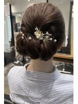 ケーオーエスビューティー(K O S beauty) ふんわりシニオン