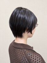 ウミト(Umito)&nbsp;地毛の黒髪×大人のコンパクトショート