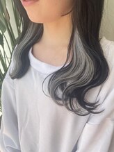 アン(Hair make un) 【インナーカラー♪♪】ホワイトグレー♪♪