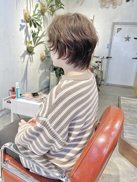 コンビネーション(combination) くせ毛を活かしたカット ウルフカット 透明感カラー ショート