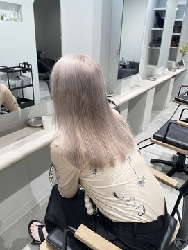 ダイアモンドリリー(Diamond Lily) ホワイトベージュ