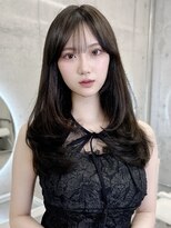 アイヴィー(IVY)&nbsp;韓国レイヤー　シースルーバング　ハッシュカット　グレージュ