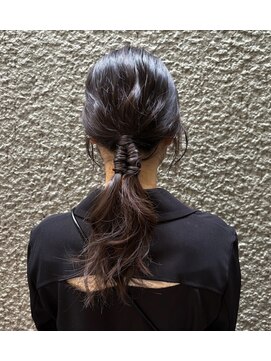 ブルートマト(BLUE TOMATO) 一つ結びアレンジ