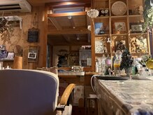 まるで森の中にいるような癒し空間♪〈橋本〉