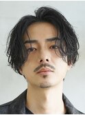原宿緩めツイストスパイラルパーマセンターパートビジネスヘア