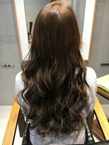 パウ ハナ(Pau Hana) 大人巻き髪ヘアー