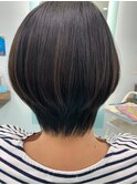 まとまりボブヘア