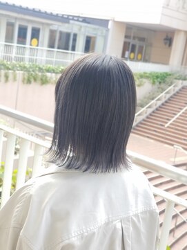 アピッシュココ(apish coco) 切りっぱなしボブ×ヌードシルバー