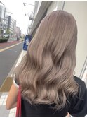 ミルクティーベージュ　10代/20代/30代/美髪/逆三角