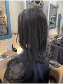 ブルーブラック×ミディアムスタイル