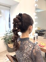 エメティ(Aimerty)&nbsp;ポニーテール編み下ろしアレンジ♪