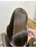 ファム 札幌大通(fam)&nbsp;秋のトレンド◎メテオストレート髪質改善うる艶ロング