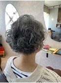 クルクルパーマ、グレイヘア