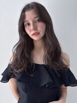 ユーフォリア 青山(Euphoria)&nbsp;抜け感ロングヘア 艶カラー 大人の上品スタイル