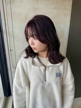 トーン(tone) チェリーレッド/ワインレッド/外ハネミディアム