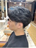 韓国風◎黒髪フェザーパーマ×センターパートでモテ髪に！