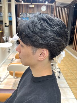 クオリス 上板橋店(QUALIS) 韓国風◎黒髪フェザーパーマ×センターパートでモテ髪に！