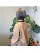 サロンドチカ(Salon de Chika)&nbsp;グレイヘアのショートボブ