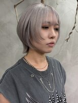 ロリム(RorriM)&nbsp;ウルフカット ダブルカラー ホワイトシルバー レイヤーカット