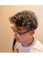 ポルム パプリカ(polum paprika)&nbsp;アップバングセンターパートハイトーンカラー髪型メンズ