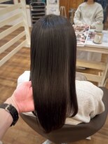 コモレビ(komorebi)&nbsp;【山本智文】髪質改善縮毛矯正ロング