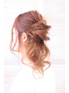 カフェアンドビューティー エスト 越谷(cafe&beauty est) ルーズなクラシカルアレンジ