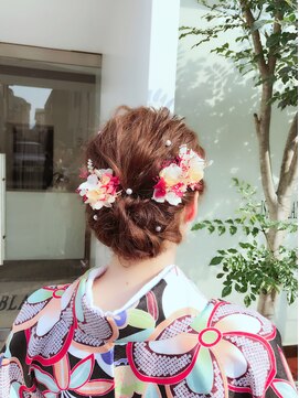 ビグディーサロン(BIGOUDI salon koshien) 【ISAACBLANCO】ローシニヨンアレンジ