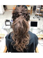 サロン ド ラート(salon de L'art)&nbsp;【L'art】ゆるポニーテール♪