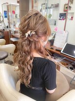 コジック ヘアアンドアイ(Cogic hair & eye) ヘアアレンジダウンスタイルゆるふわ大人可愛い明るめベージュ