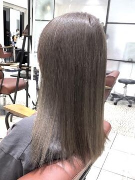 クアトログランシュ ひたちなか店(QUATRO×GranCieux) 1ブリーチ×スモーキーグレージュ