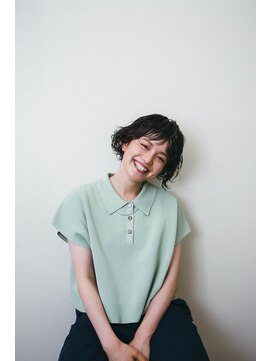 ピズム(PISM) 大人ニュアンスAラインボブスタイル/カーキグレージュ