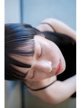 ココ 鷹匠(COCO) 眉ラインバング 　ストレート/白髪染め/ヘッドスパ/リタッチ