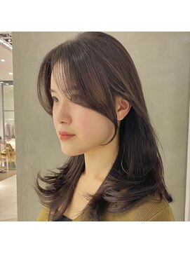 イミ(imi) グレージュカラー/韓国風レイヤー/小顔カット/韓国風パーマ